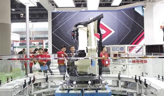 王小川躬身入局，AI大模型创业再掀热潮